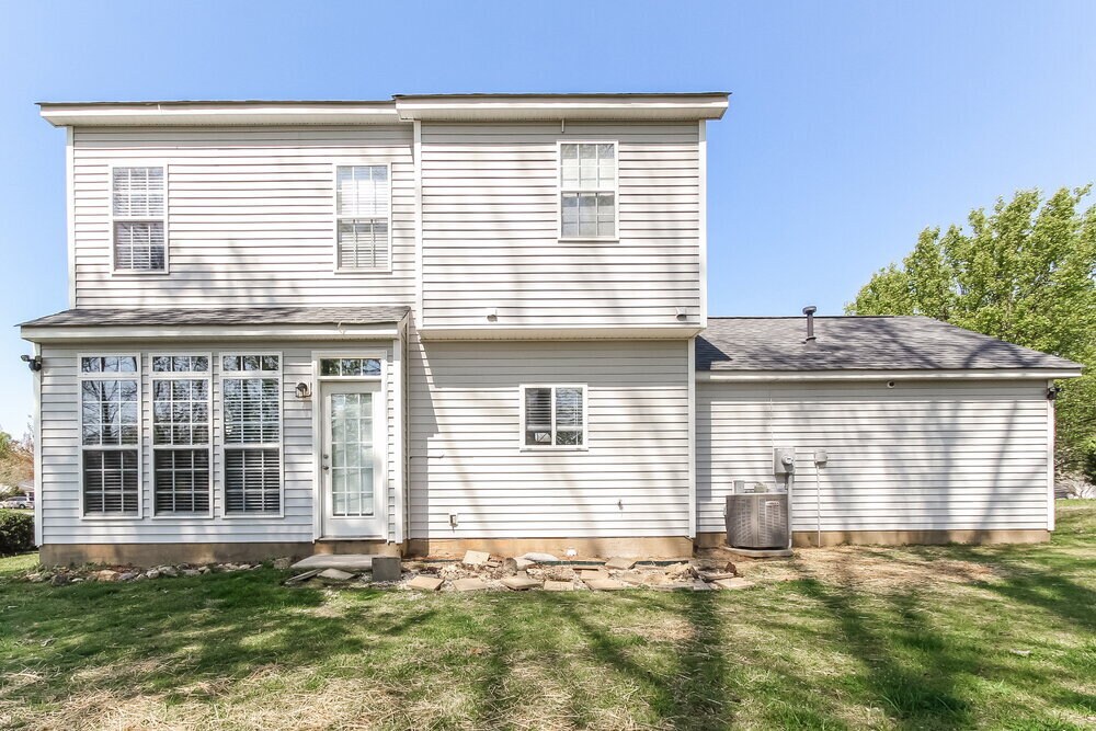 Building Photo - 6116 Red Clover Ln