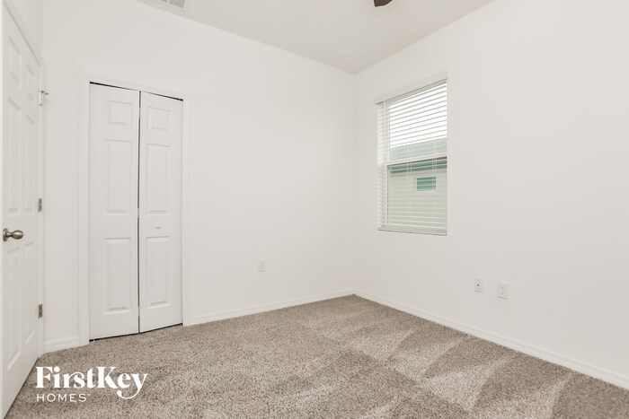 Building Photo - 721 Ladyfish Ln