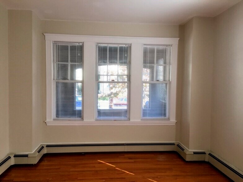 Building Photo - 90 Orchard St