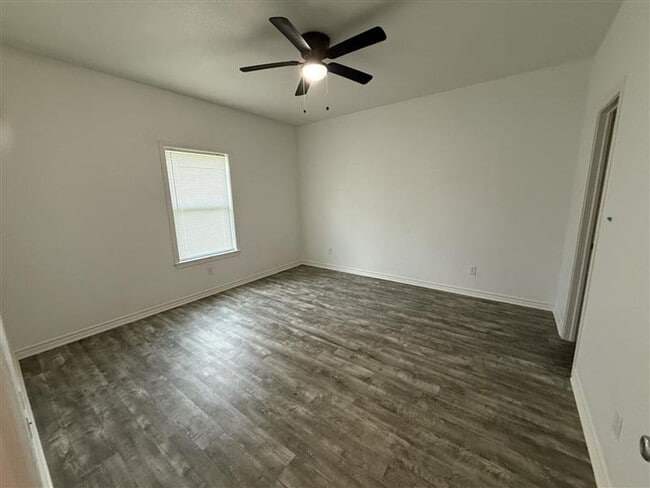 Building Photo - 108 Wade St