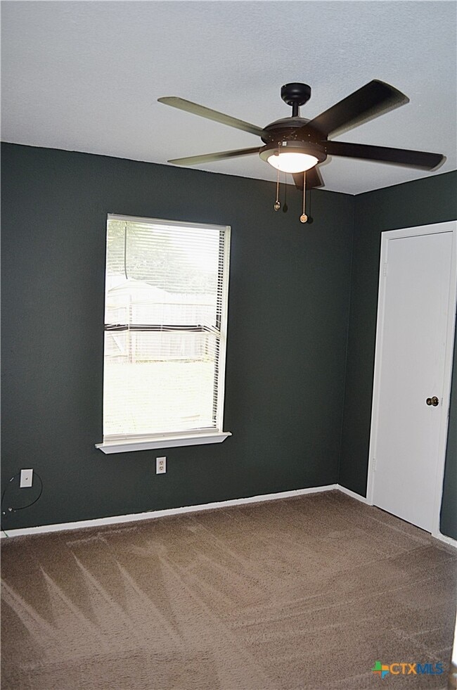 Building Photo - 4312 Creekside Dr