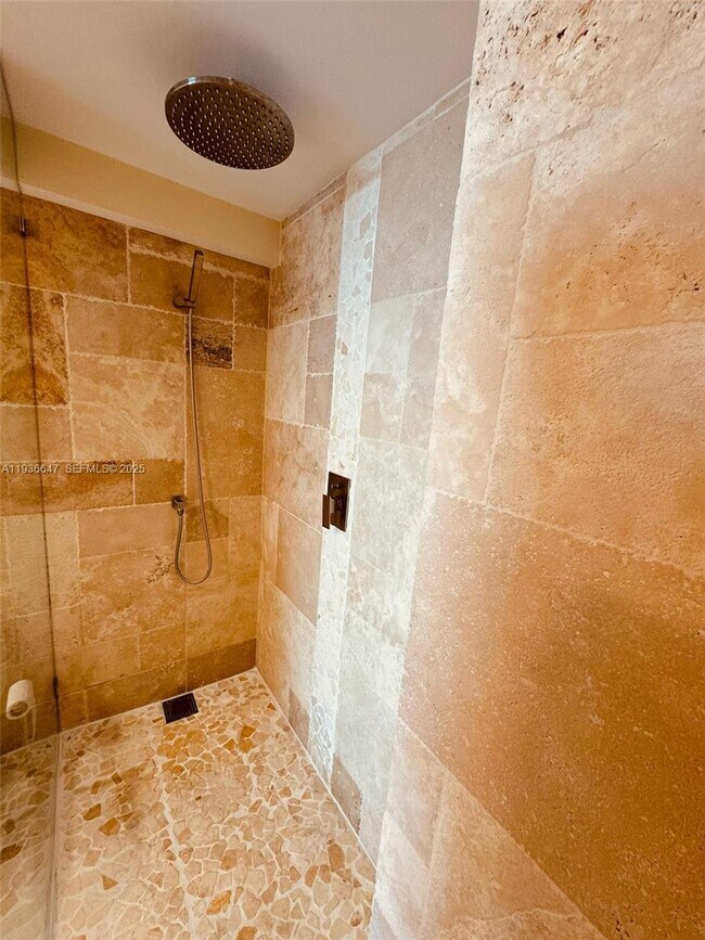 Building Photo - 1901 Brickell Ave