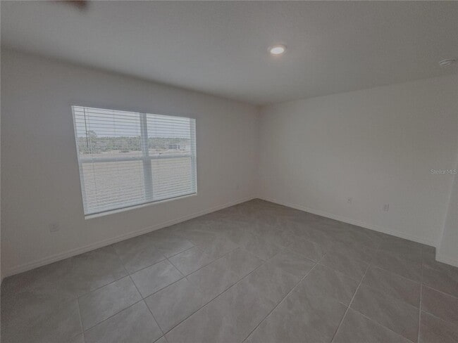 Building Photo - 481 W Rexford Dr