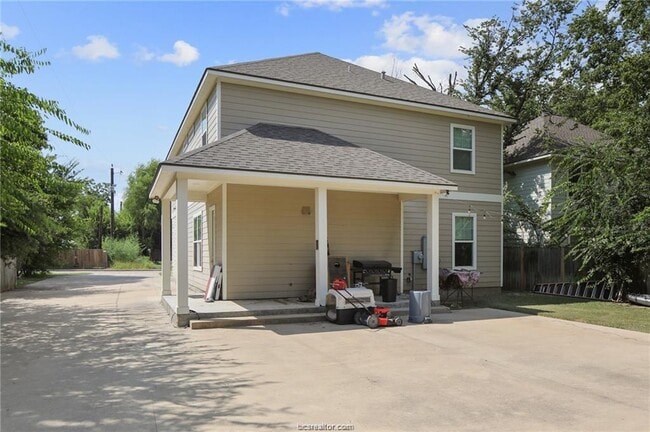 Building Photo - 206 Park Pl