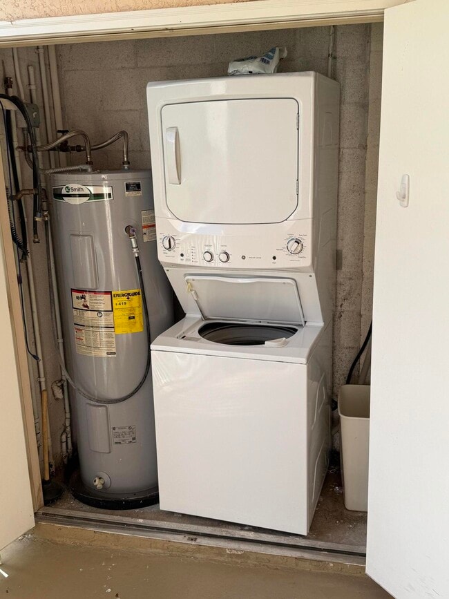 Building Photo - 10067 Perfect Dr