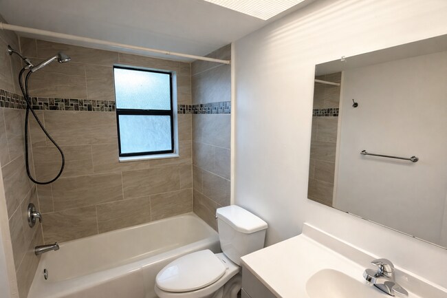 Building Photo - 11450 Char Ann Dr