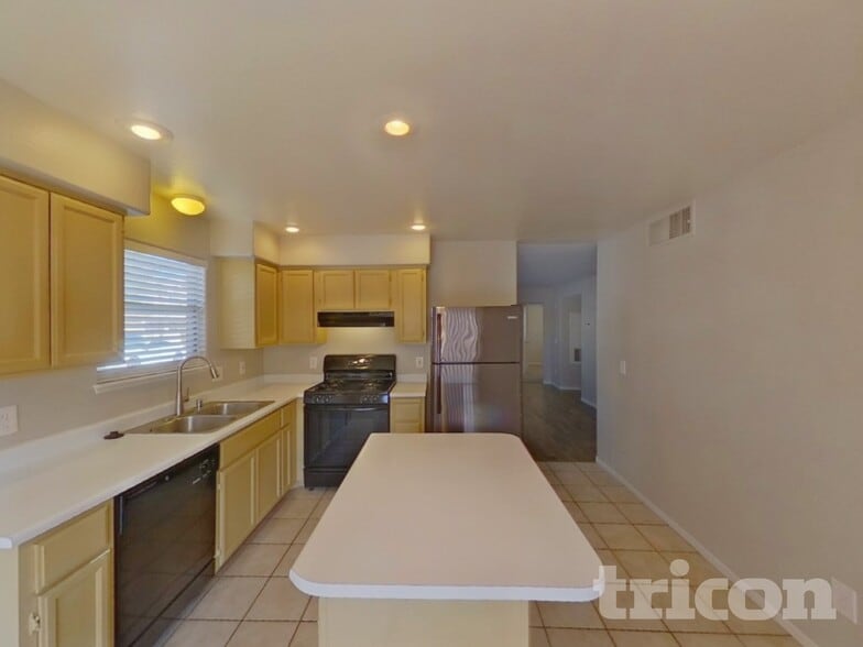 Building Photo - 6131 Daisy Petal St