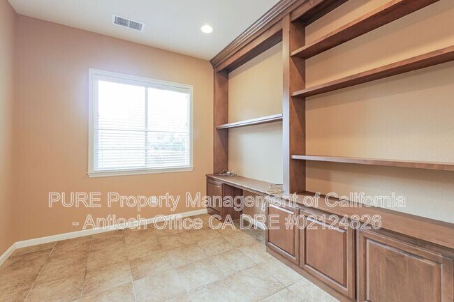 Building Photo - 2340 Indian Springs Dr