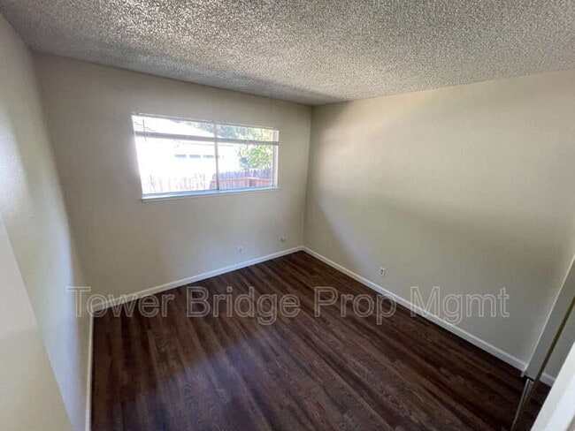 Building Photo - 6416 Miles Ln
