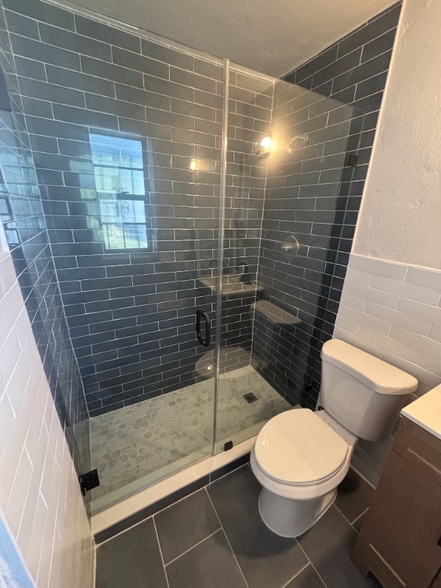 Building Photo - 511 51st St