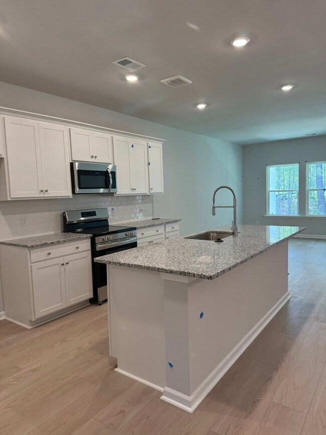 Building Photo - 119 Barefoot Dr