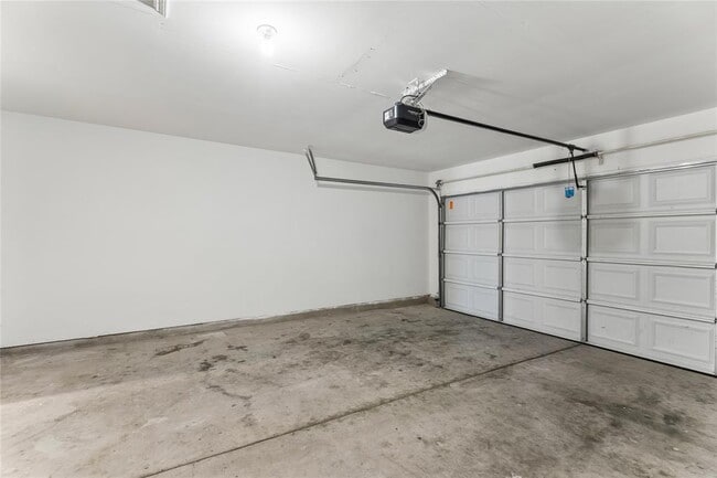 Building Photo - 2372 Paradise Ridge Dr