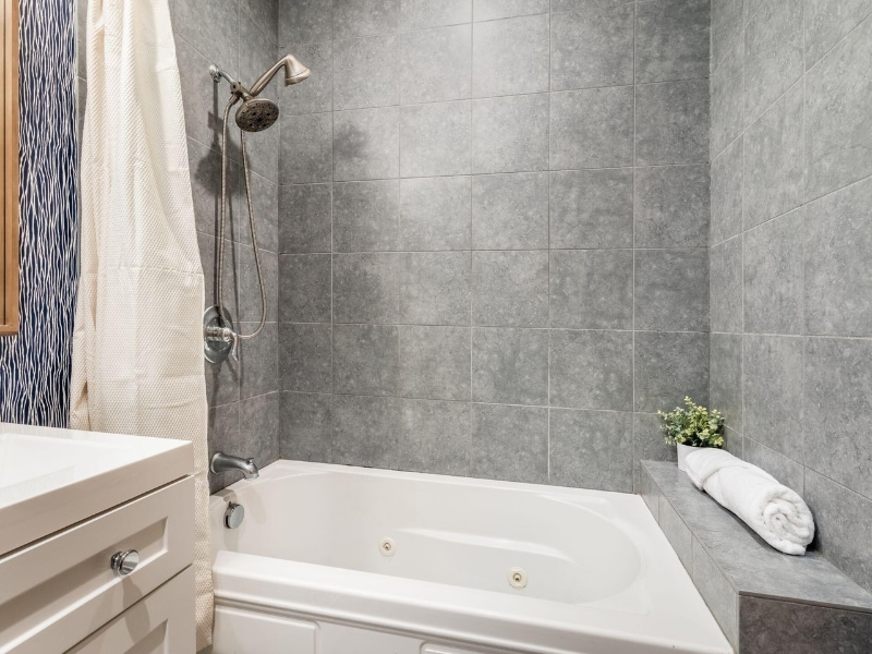 Building Photo - 106 N High St