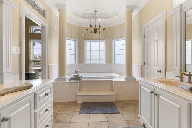 Building Photo - 5004 Cypress Lake Dr