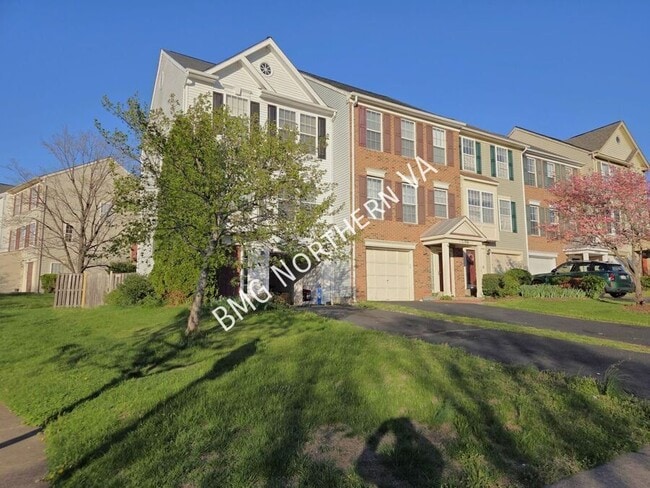 Building Photo - 12108 Wallower Way