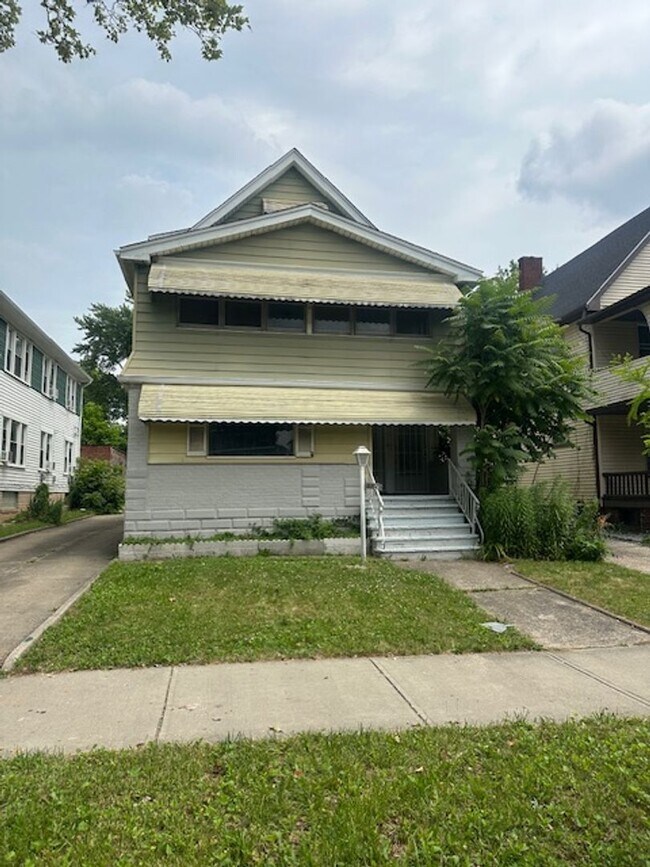 Building Photo - 3643 E 146th St