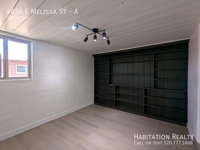 Building Photo - 4858 E Melissa St