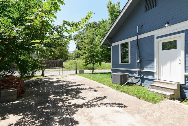 Building Photo - 2615 Polk- House