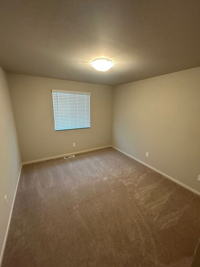 Building Photo - 610 Pickering Ln