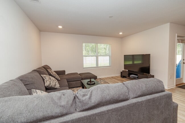 Building Photo - 3032 Heritage Plantation Blvd
