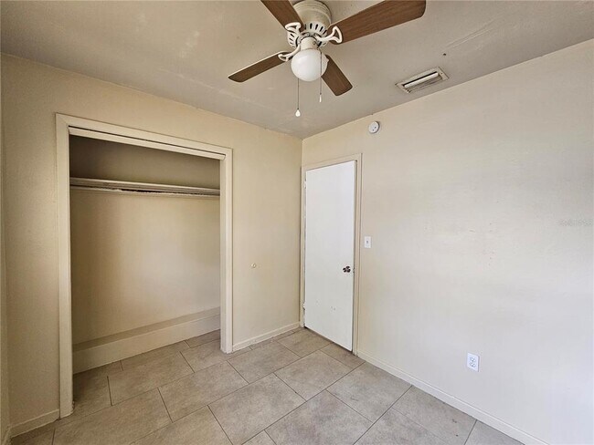 Building Photo - 2412 Kiwanis Ave