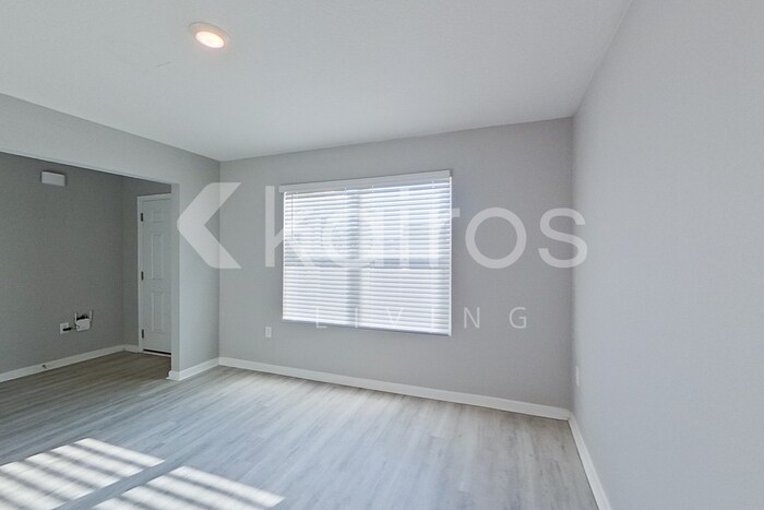 Building Photo - 273 Monarch Ln