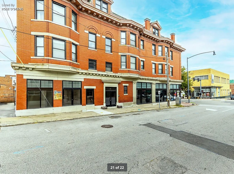 Building Photo - 35 E 8th St