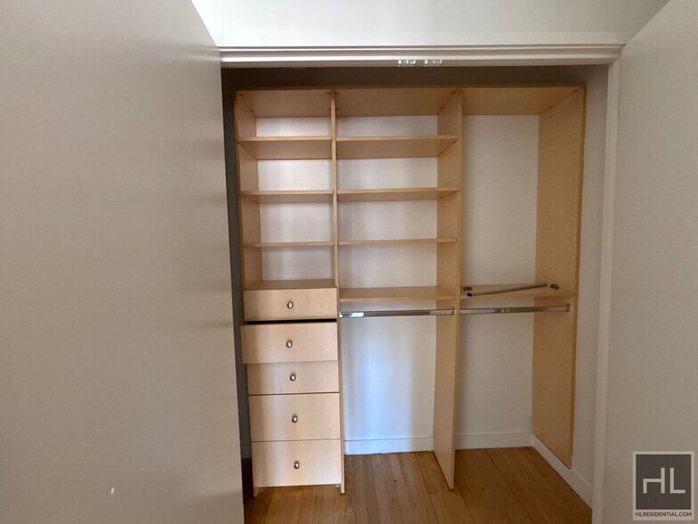 Building Photo - Fourth Avenue