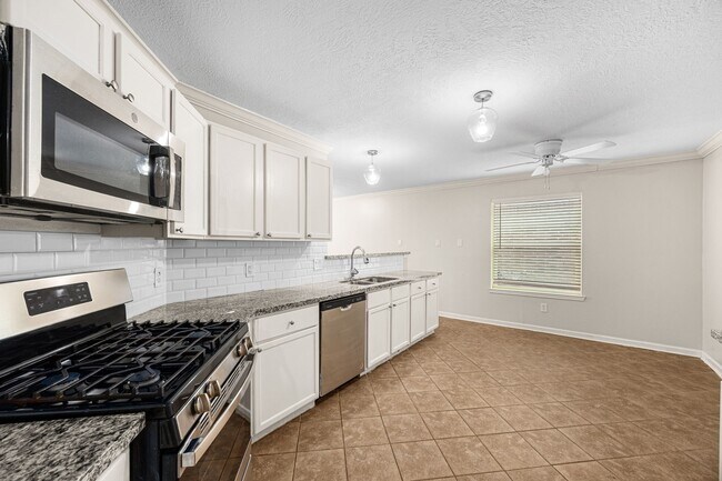 Building Photo - 11843 Sunny Stream Dr