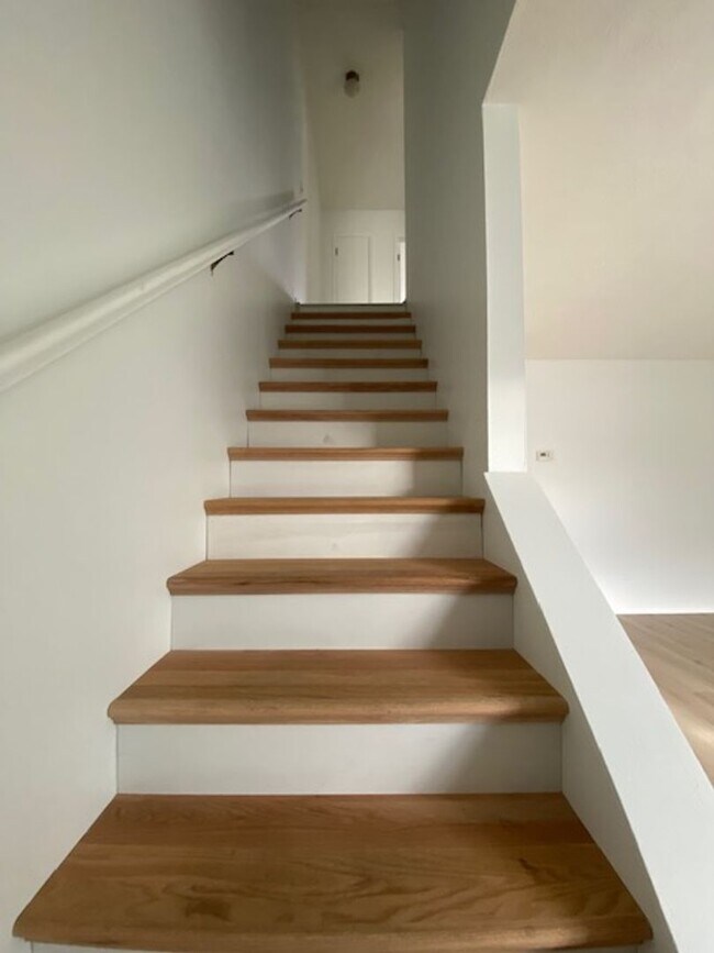 Building Photo - 6972-6996 Joseph Street