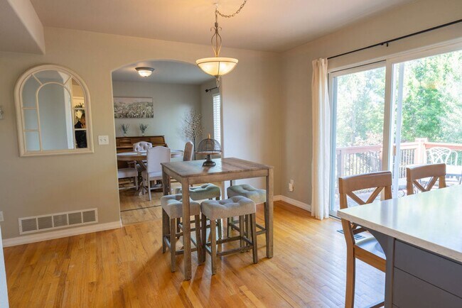 Building Photo - 5246 Balsam St