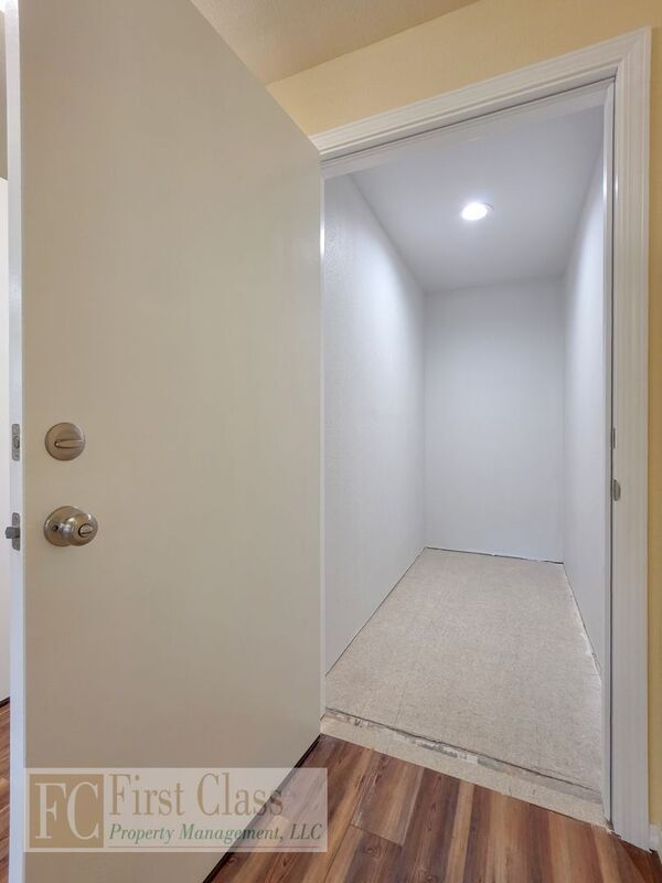 Building Photo - 1348 NE 186th Ave