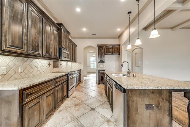 Building Photo - 110 Thoroughbred St