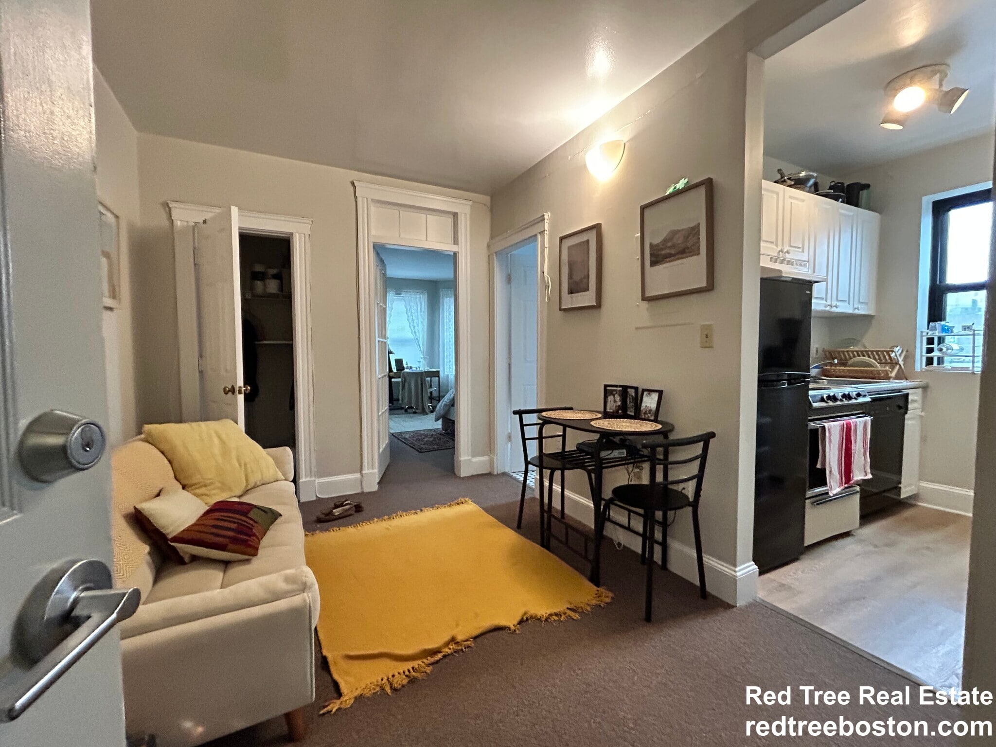 Building Photo - 822 Beacon St