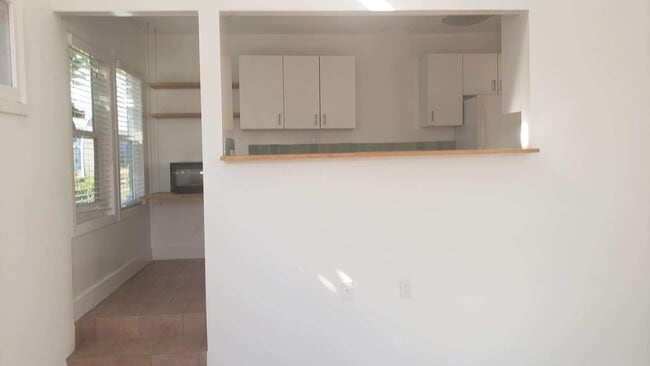 Building Photo - 2020 Ocean Park Blvd