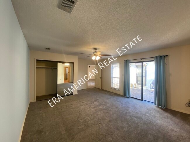 Building Photo - 925 Holbrook Cir