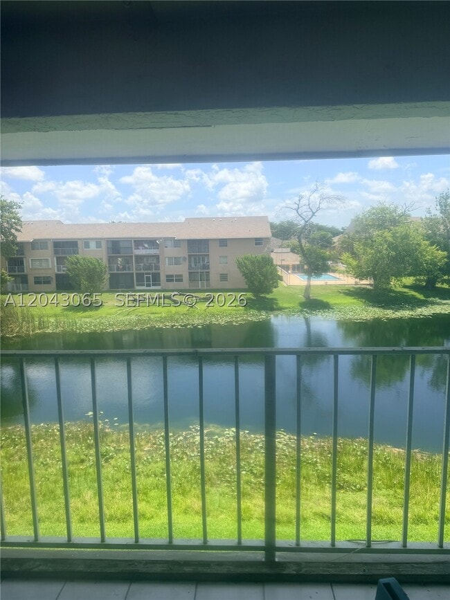 Building Photo - 8475 SW 156th Ct