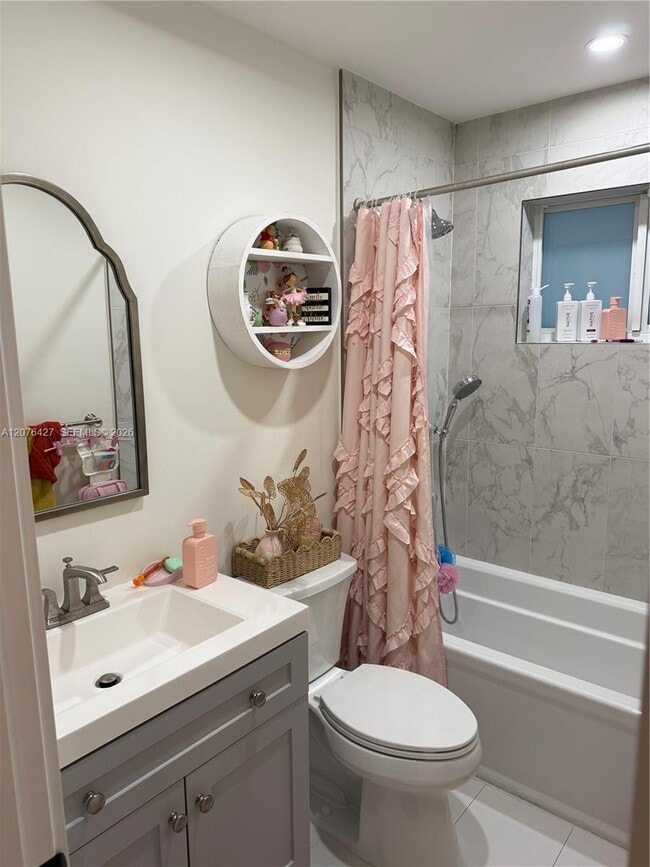 Building Photo - 4901 SW 95th Ct