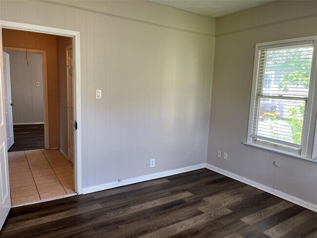 Building Photo - 11375 Allwood St