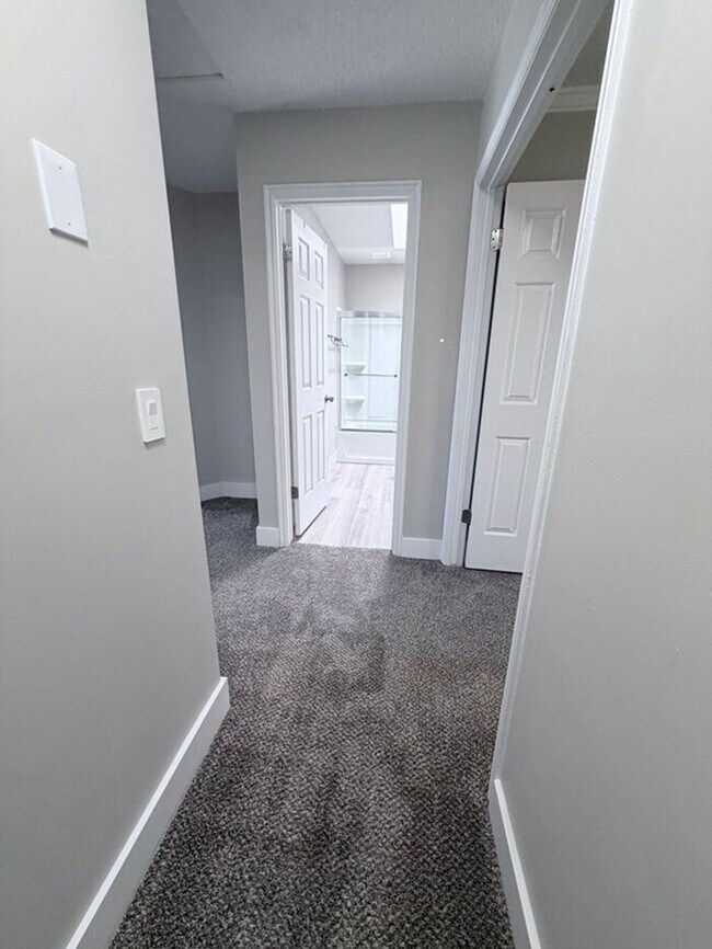 Building Photo - WEST JORDAN 5 BED, 4 BATH HOME