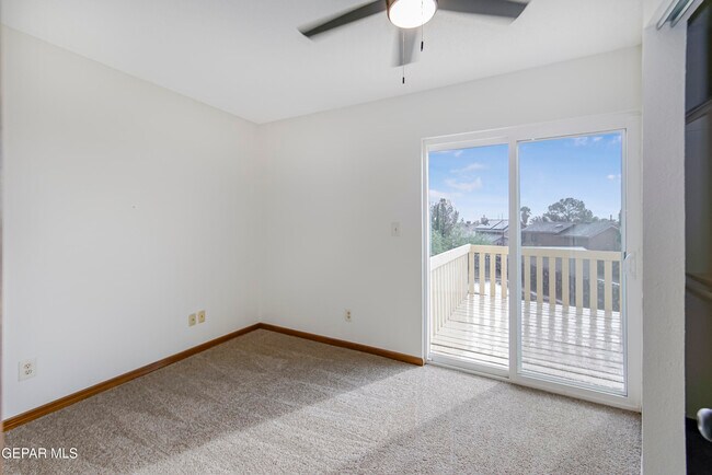 Building Photo - 929 Totonaca Ln