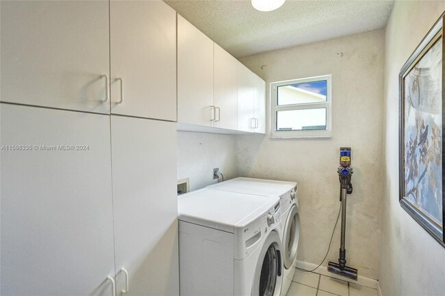 Building Photo - 874 Blueberry Dr