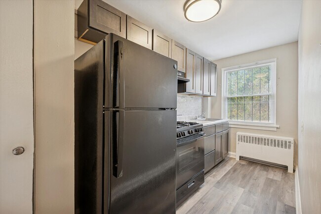 Building Photo - 6770 Blakemore St