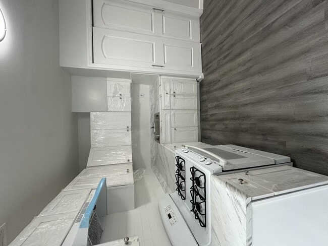 Building Photo - 262 Grand St