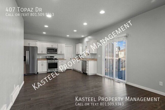 Building Photo - 407 Topaz Dr