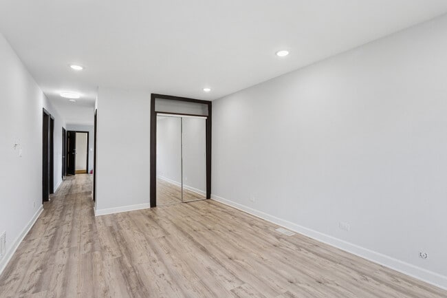 Building Photo - 55 W Ann St