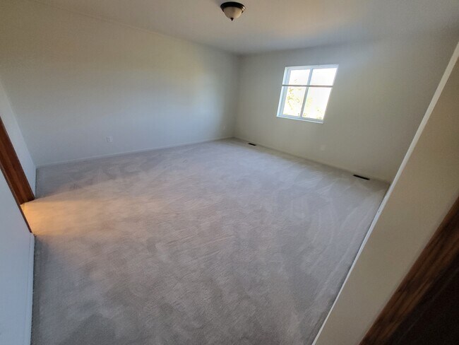 Building Photo - 11719 21 Mile Rd