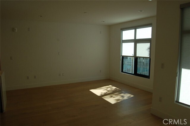 Building Photo - 399 E Del Mar Blvd