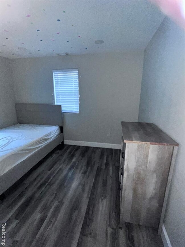 Building Photo - 3236 Rio Vista St