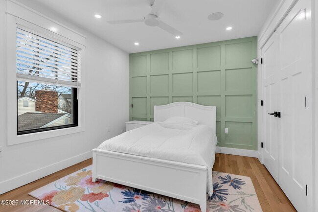 Building Photo - 2017 5th Ave